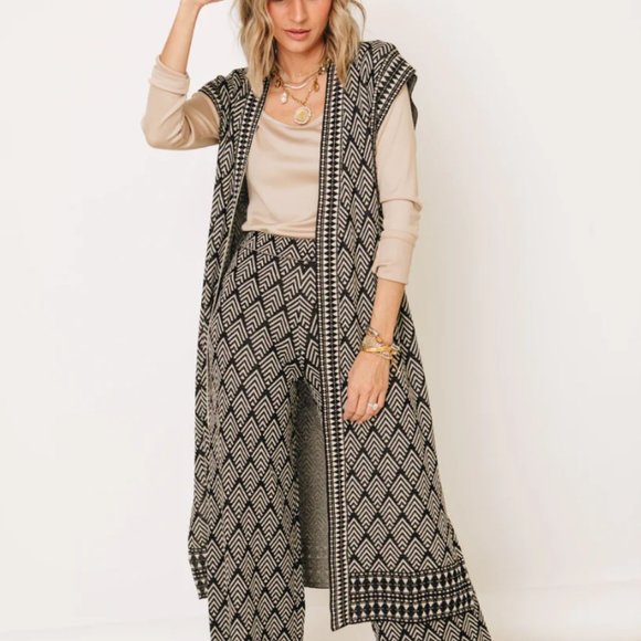 ‘See & Be Seen’ Lavish Jacquard Tapestried Long Open Cardigan/Sweater/Vest Set - Picture 2 of 13